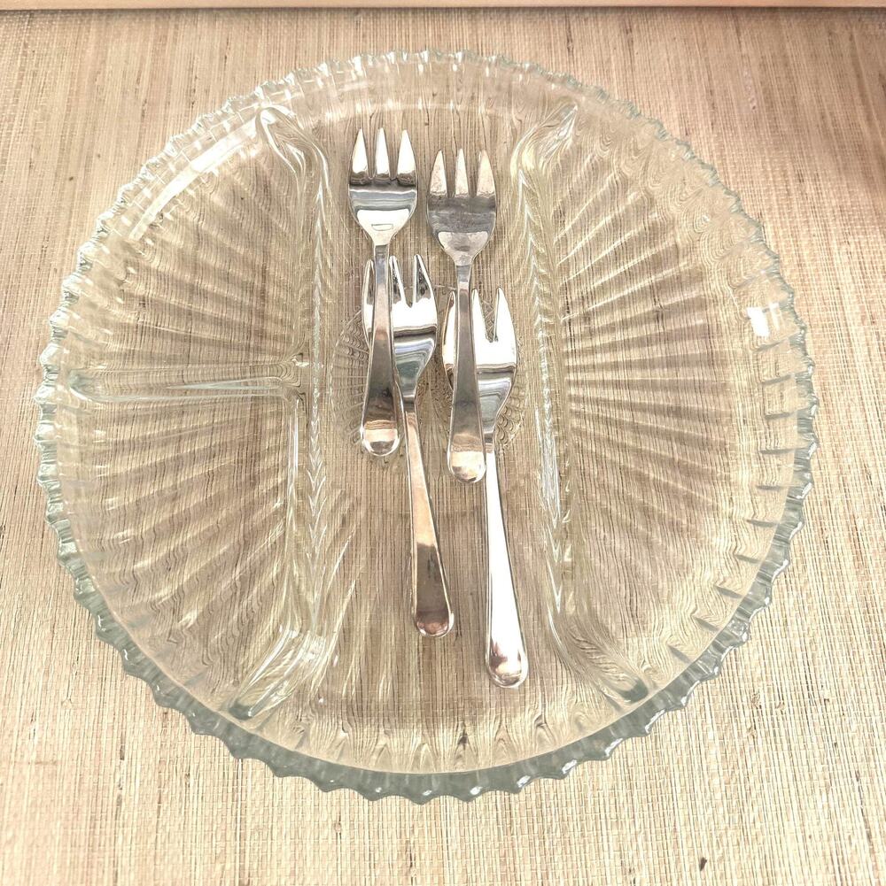 Vintage Set Indiana Glass Happenings Platter with Sheffield Silverplate Forks